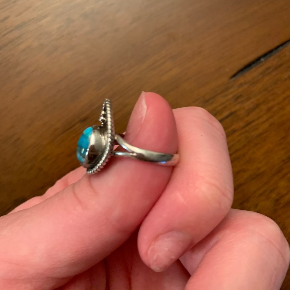 Turquoise and silver ring - Picture 3 of 3
